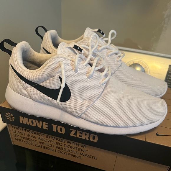 Nike Tanjun shoes , gently worn, unisex, black and white , ladies 10.5 men 9. - Picture 1 of 6